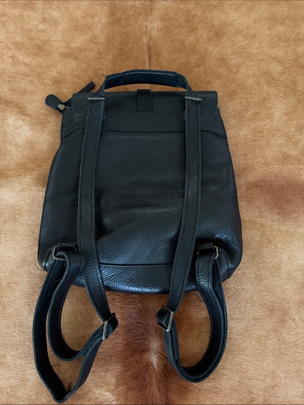 Black Leather Shoulder Bag from Deluth Trading- Classic Everyday Carry - Picture 4 of 4